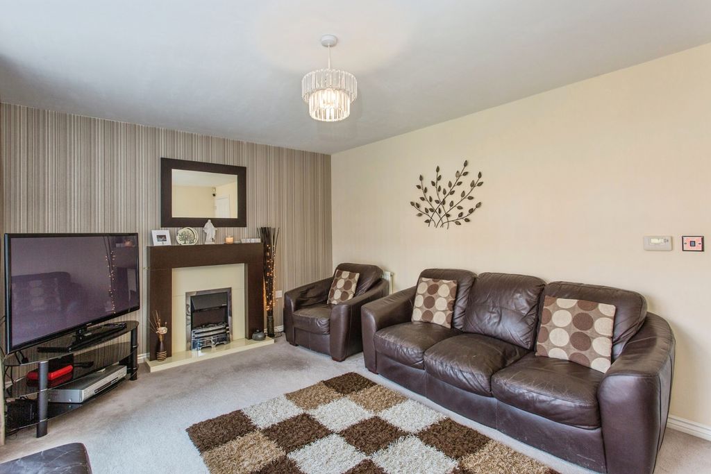 Property photo 3 of 21 Pbox-Img.Jpg