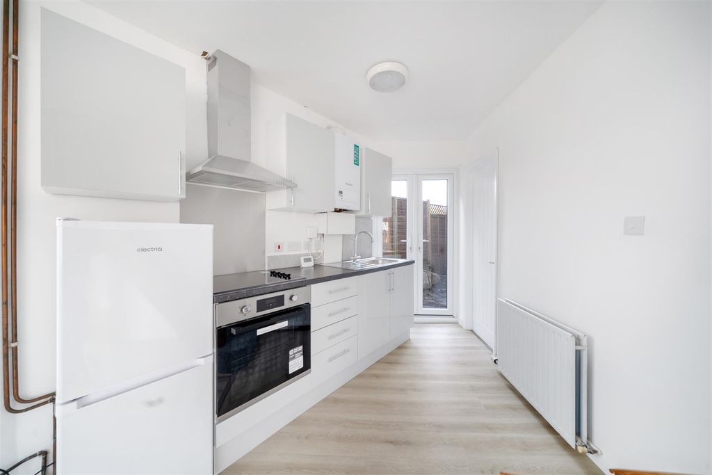 Property photo 3 of 12 Lessness Road