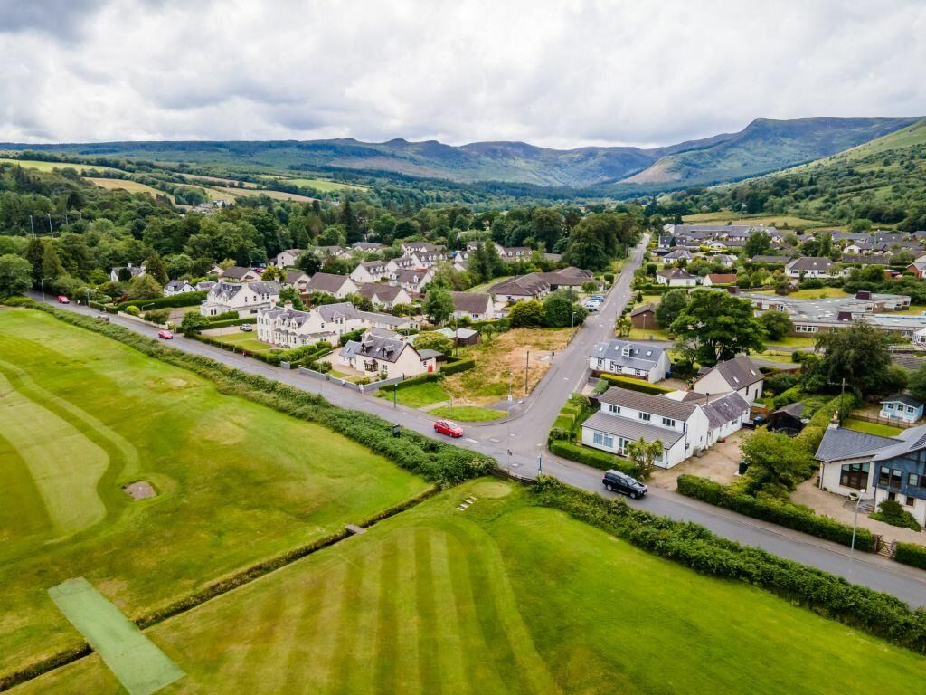Property photo 1 of 12 4213470
