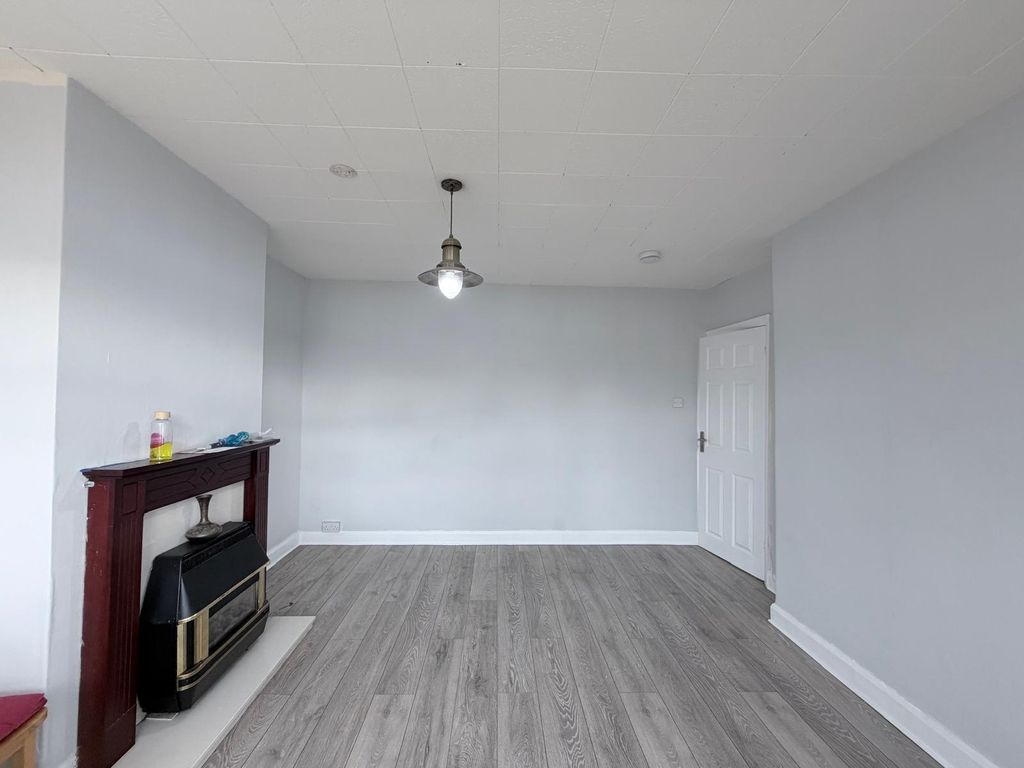 Property photo 2 of 8 Gallery