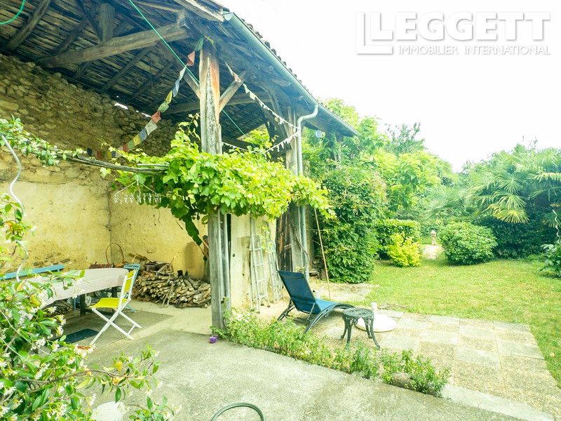 Property photo 2 of 10