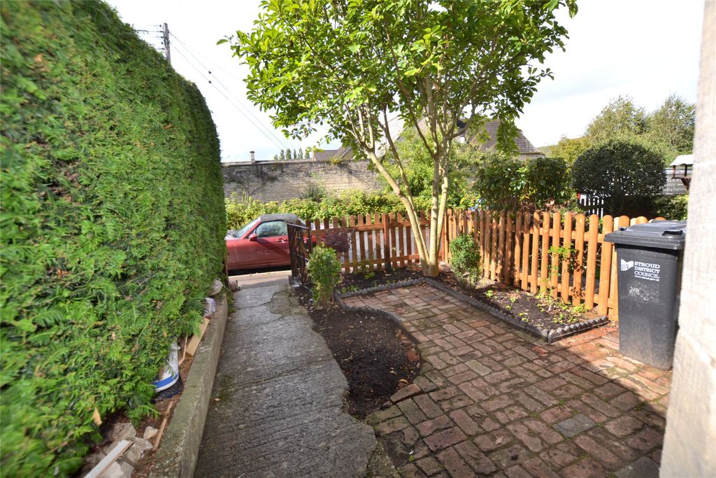 Property photo 3 of 13 Picture No. 10