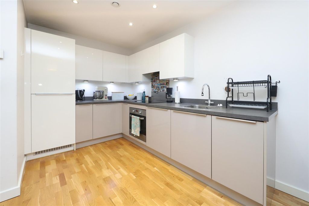 Property photo 3 of 15 Kitchen