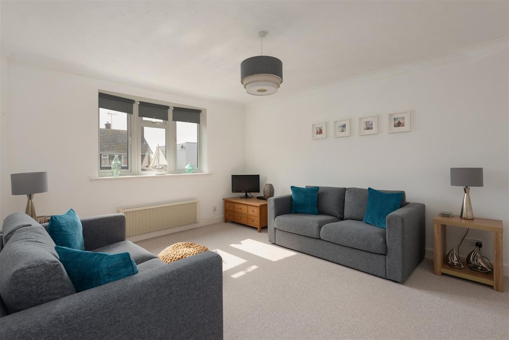 Property photo 2 of 13 Tankerton Road, Tankerton, Whitstable