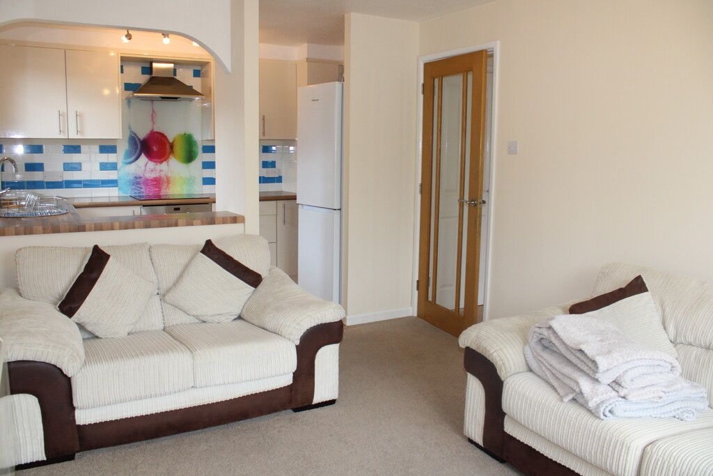 Property photo 2 of 12 Lounge