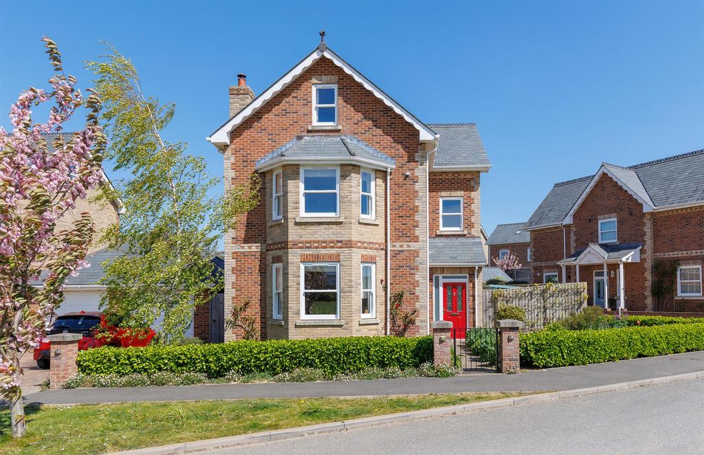 Property photo 1 of 37