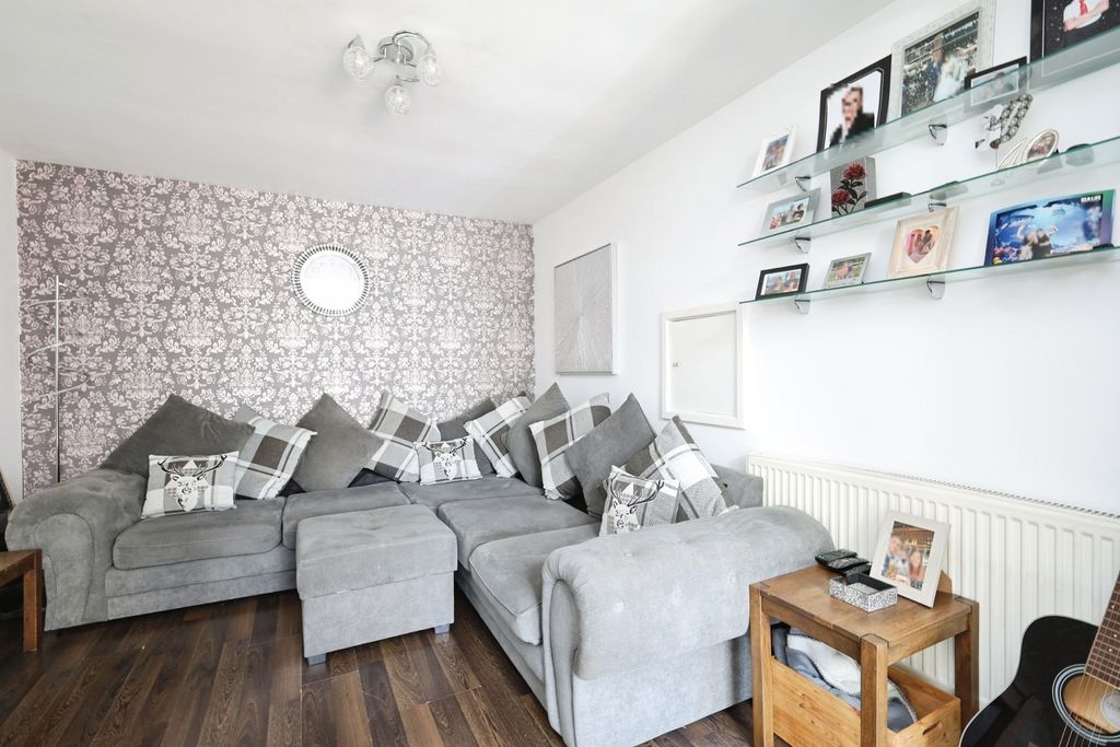 Property photo 3 of 23 Photo