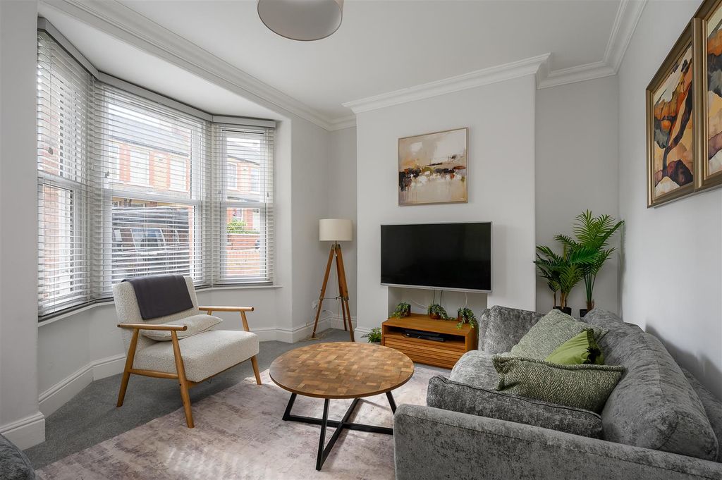 Property photo 2 of 21 Living Room