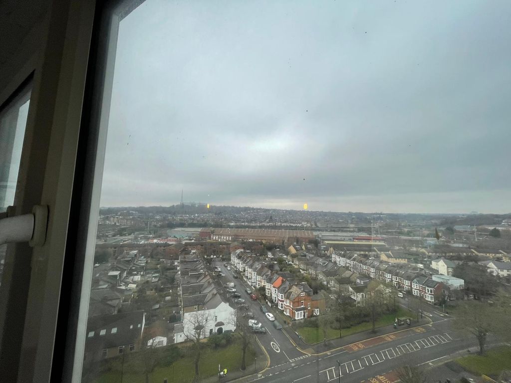 Property photo 2 of 14 Photo 11