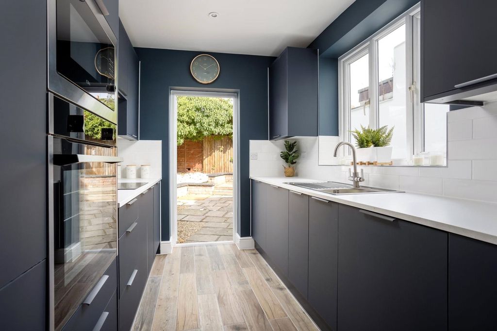 Property photo 3 of 24 Kitchen