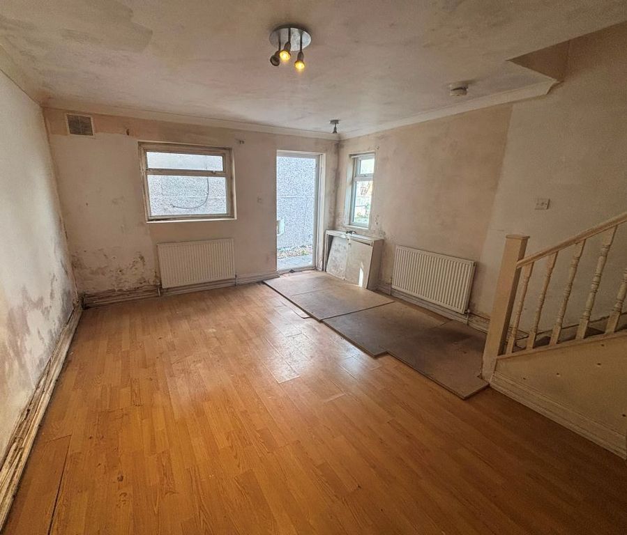 Property photo 3 of 10