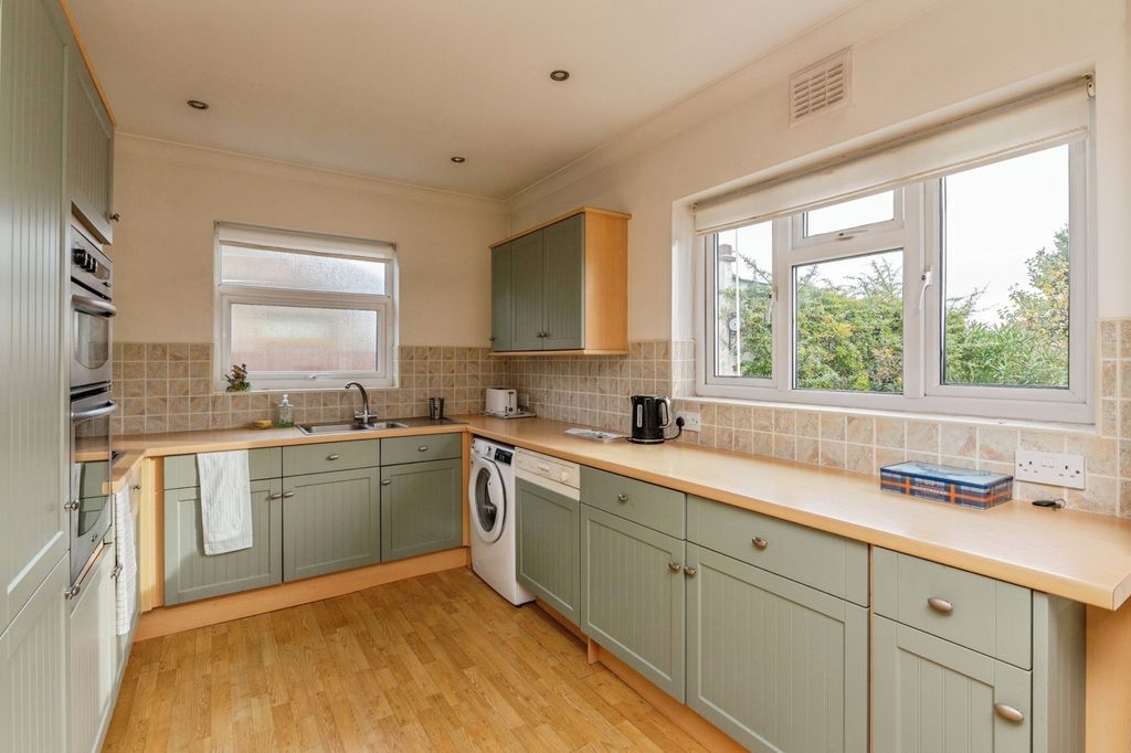 Property photo 3 of 15 Photo