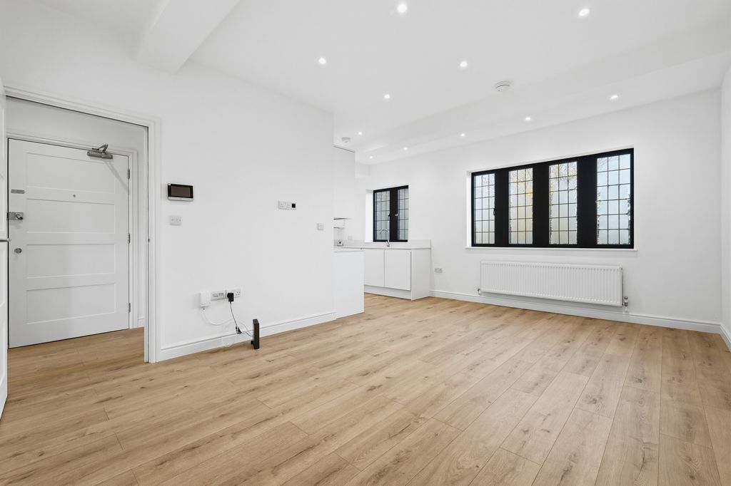 Property photo 3 of 13 Living Room