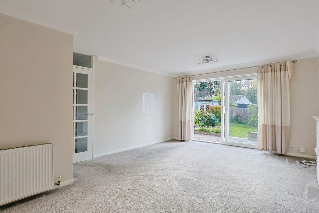 Property photo 2 of 17 Lounge/Diner