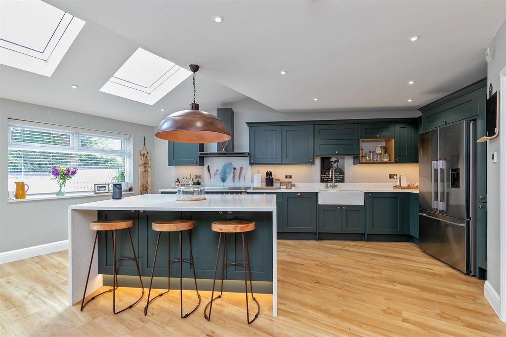 Property photo 2 of 33 7Crouchhallgardens-25.Jpg