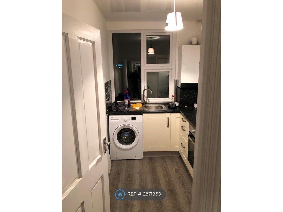 Property photo 3 of 13 Kitchen