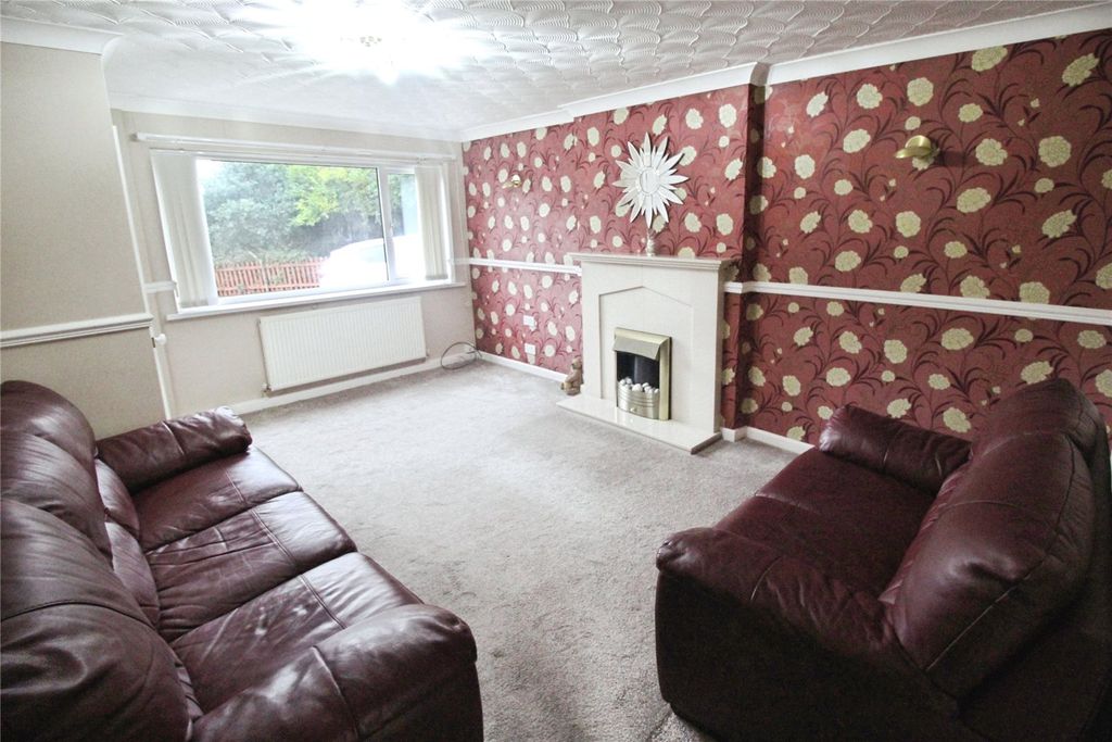 Property photo 2 of 13 Lounge