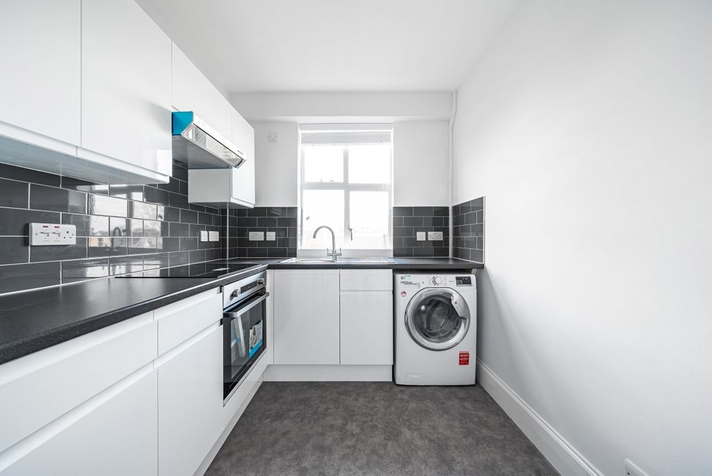 Property photo 2 of 8 1092872 (5)