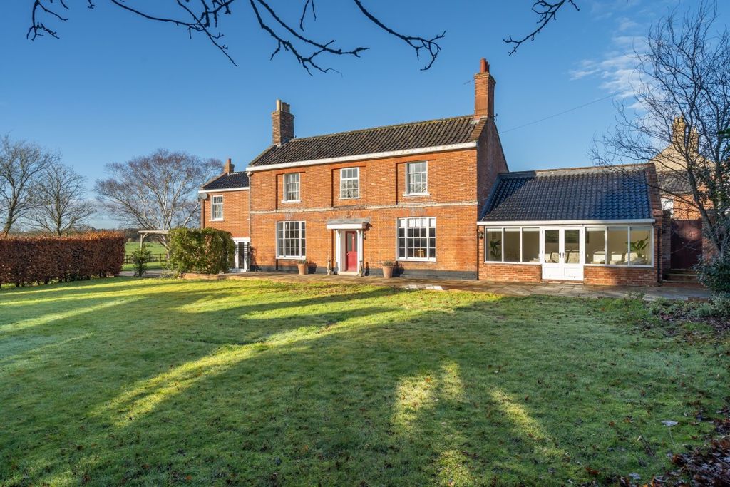 Property photo 1 of 33