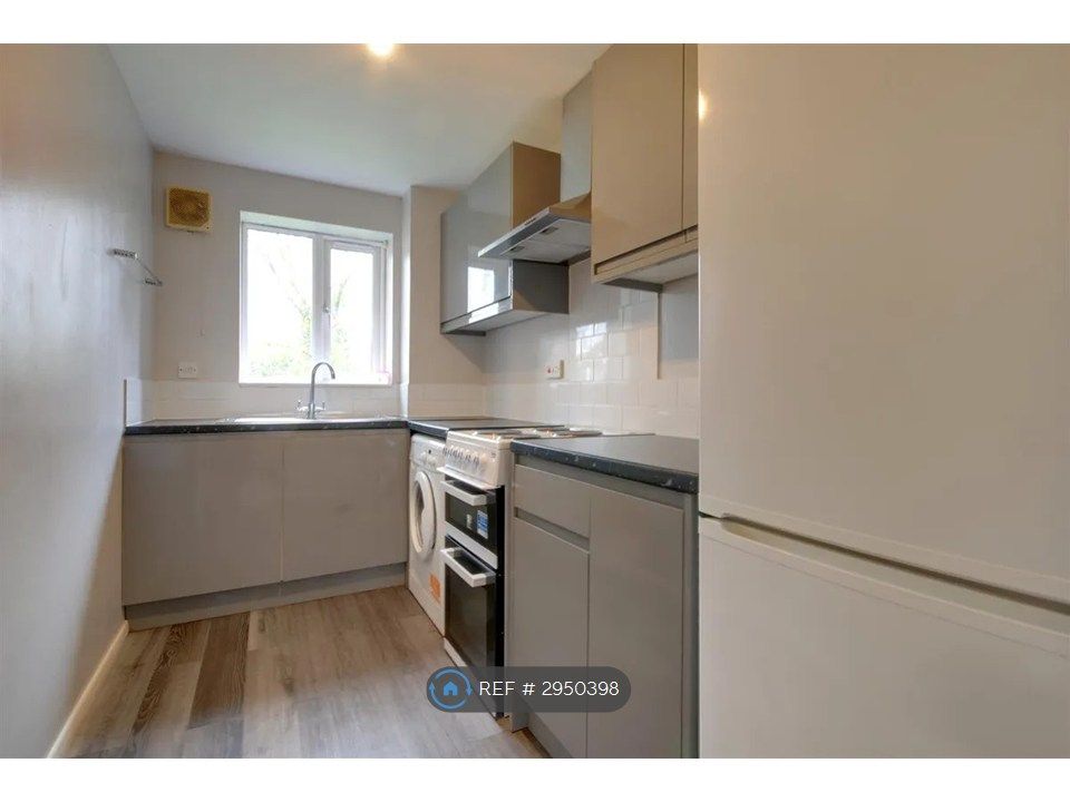 Property photo 3 of 5 Kitchen