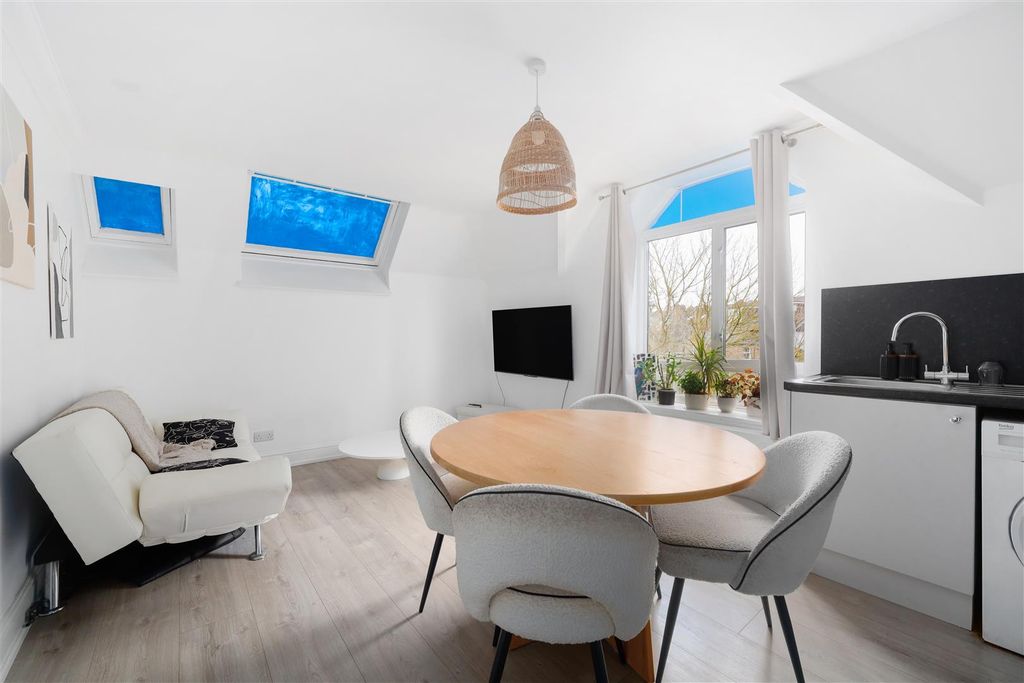 Property photo 3 of 16 18970033 (4).Jpg