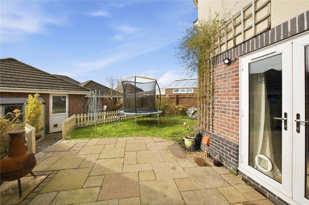 Property photo 1 of 17 Picture No. 16