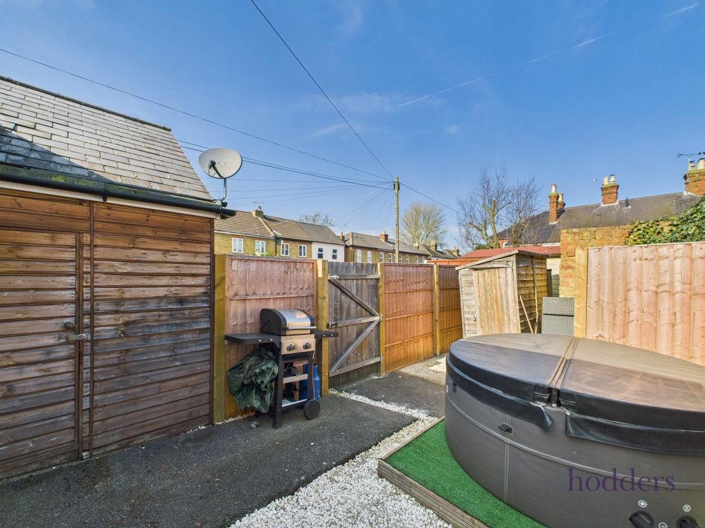 Additional image 4 of 1 bed maisonette to rentChapel Grove, Addlestone, Surrey KT15