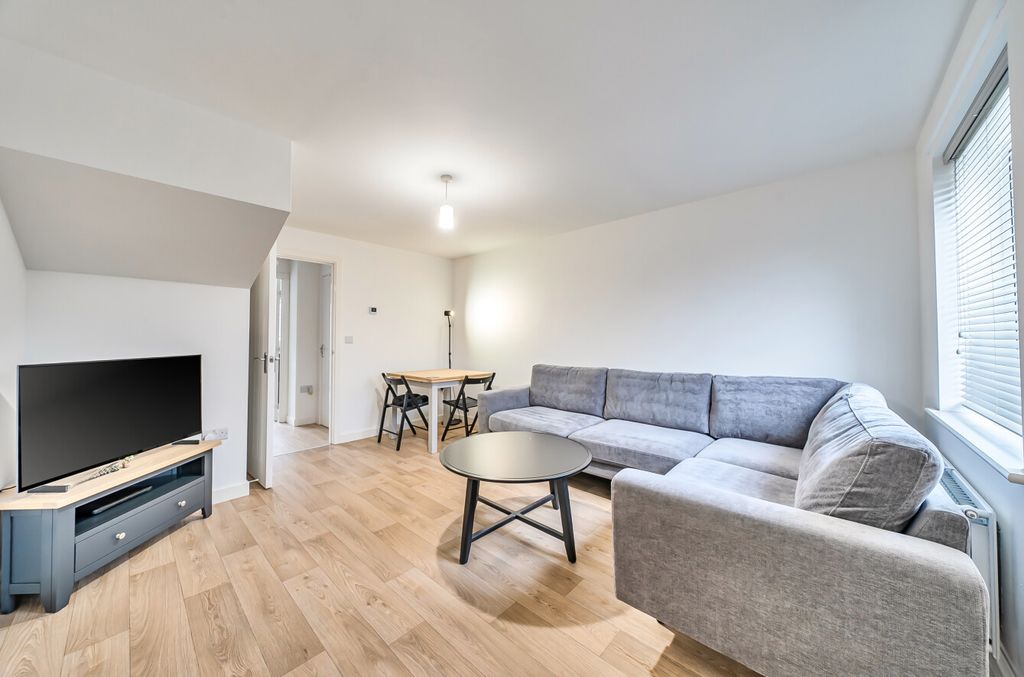 Property photo 3 of 11 1397424-12-6968c9...