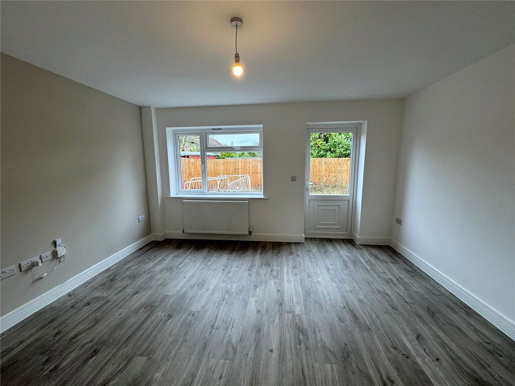 Property photo 3 of 21 Picture No. 16