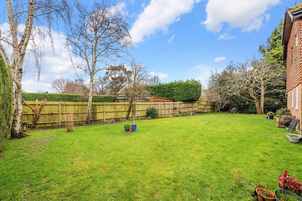 Additional image 10 of 2 bed flat for saleSurrey RH7