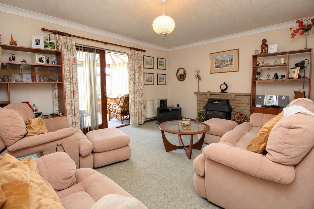 Property photo 3 of 11 Living Room.Png
