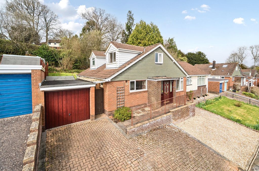 Property photo 1 of 21 Front (Exterior)