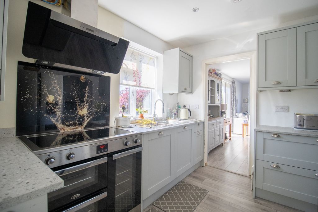 Property photo 2 of 27 5074614