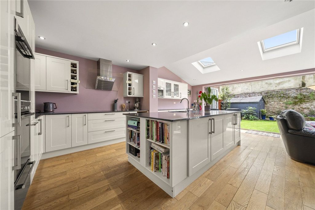 Property photo 3 of 16 Picture No. 25