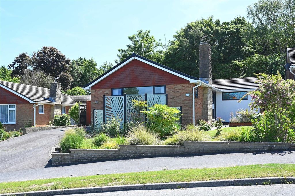 Property photo 2 of 28 3 Lychgates Close - Tn402Ew (27).Jpg