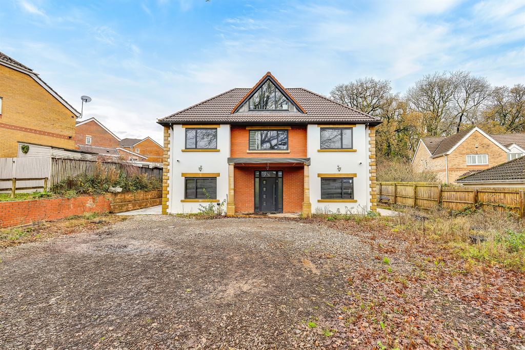 Property photo 3 of 34