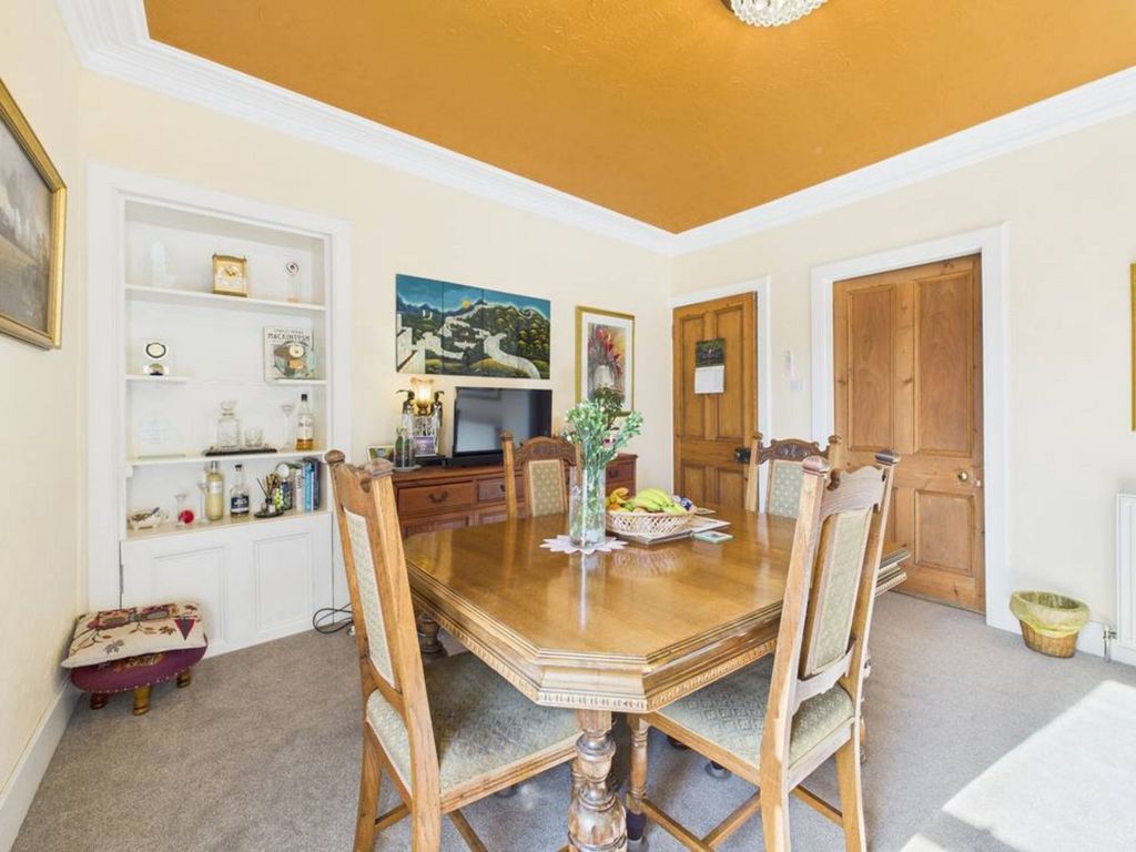 Property photo 3 of 30