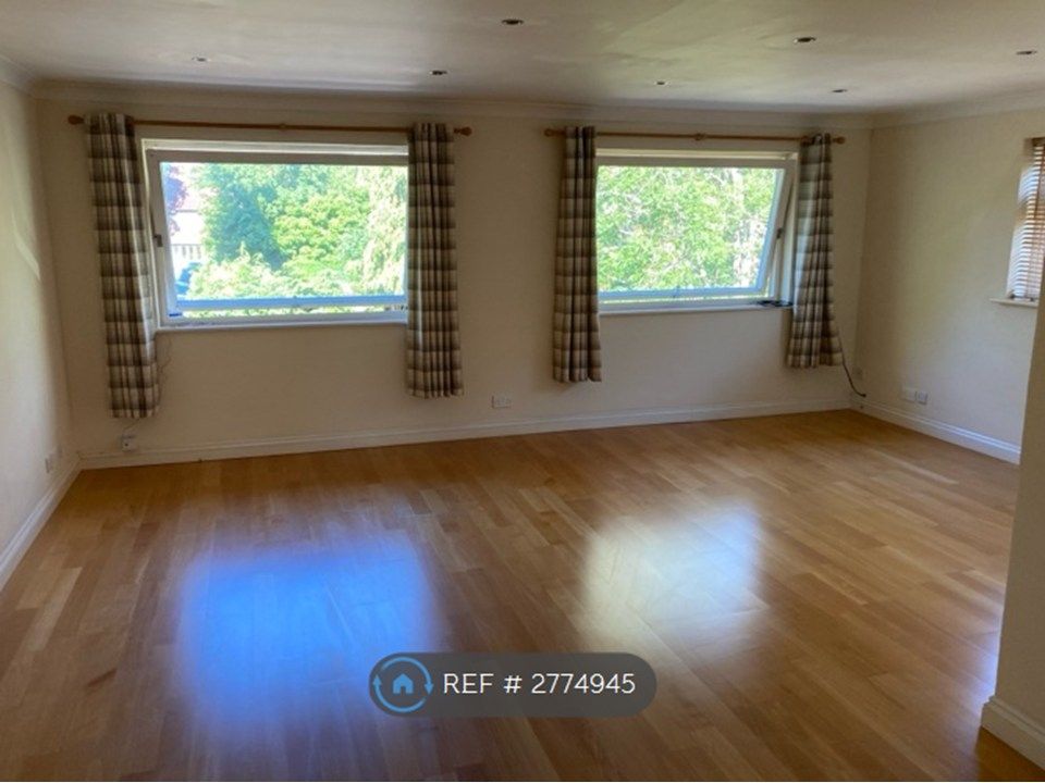 Property photo 2 of 9 Sitting Room