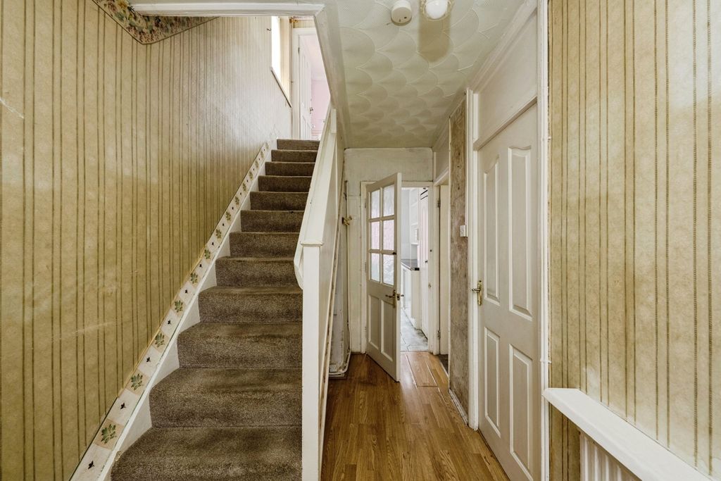 Property photo 2 of 18 Pbox-Img.Jpg