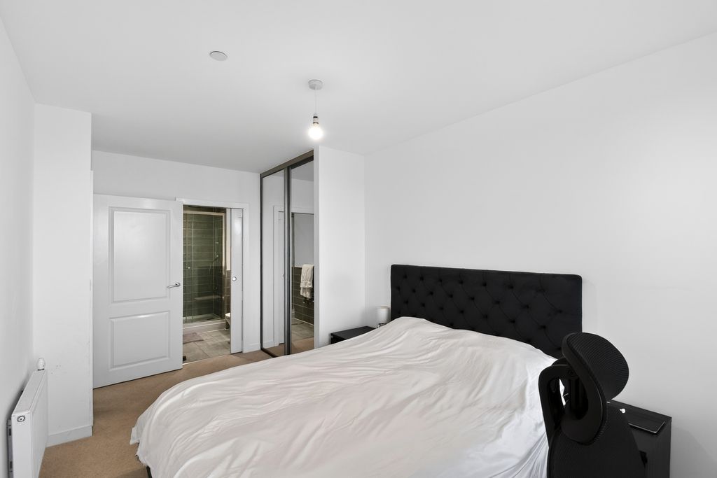 Property photo 3 of 20 Master Bedroom