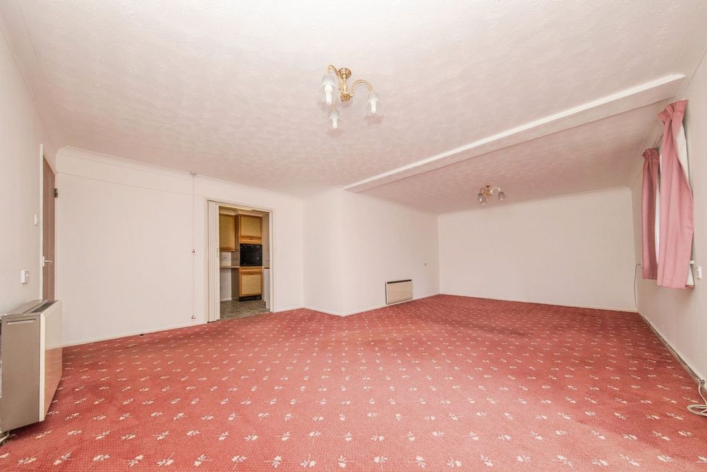 Property photo 3 of 12