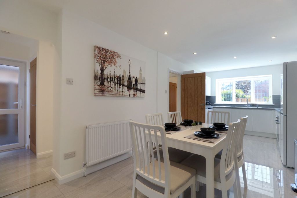 Property photo 2 of 26