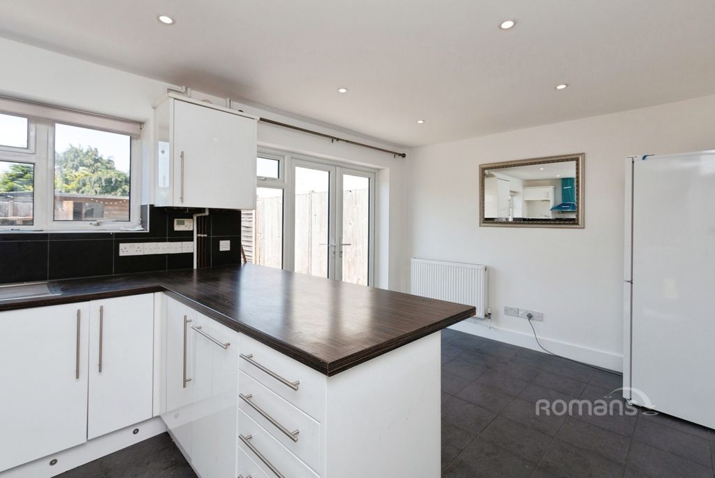 Property photo 3 of 15 Pbox-Img.Jpg