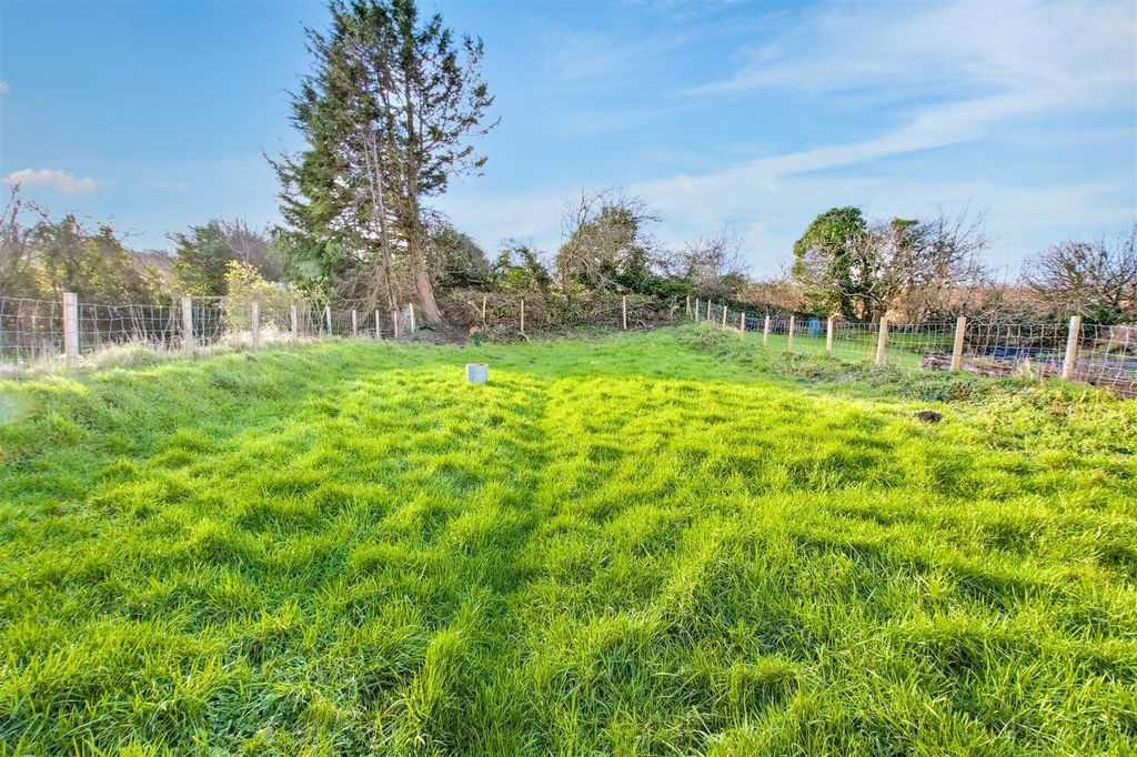 Property photo 2 of 38 Garden