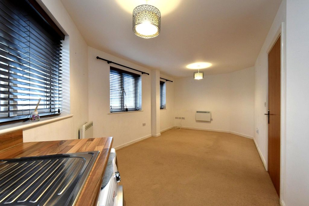 Property photo 3 of 10 Image 2