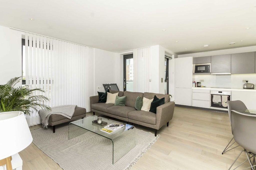 Property photo 2 of 9