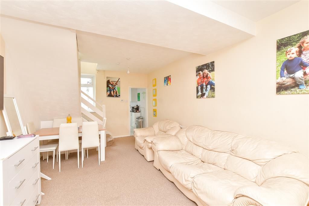 Property photo 1 of 7 Lounge/Diner