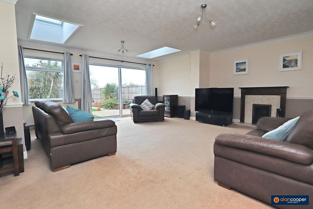 Property photo 3 of 29 3976075