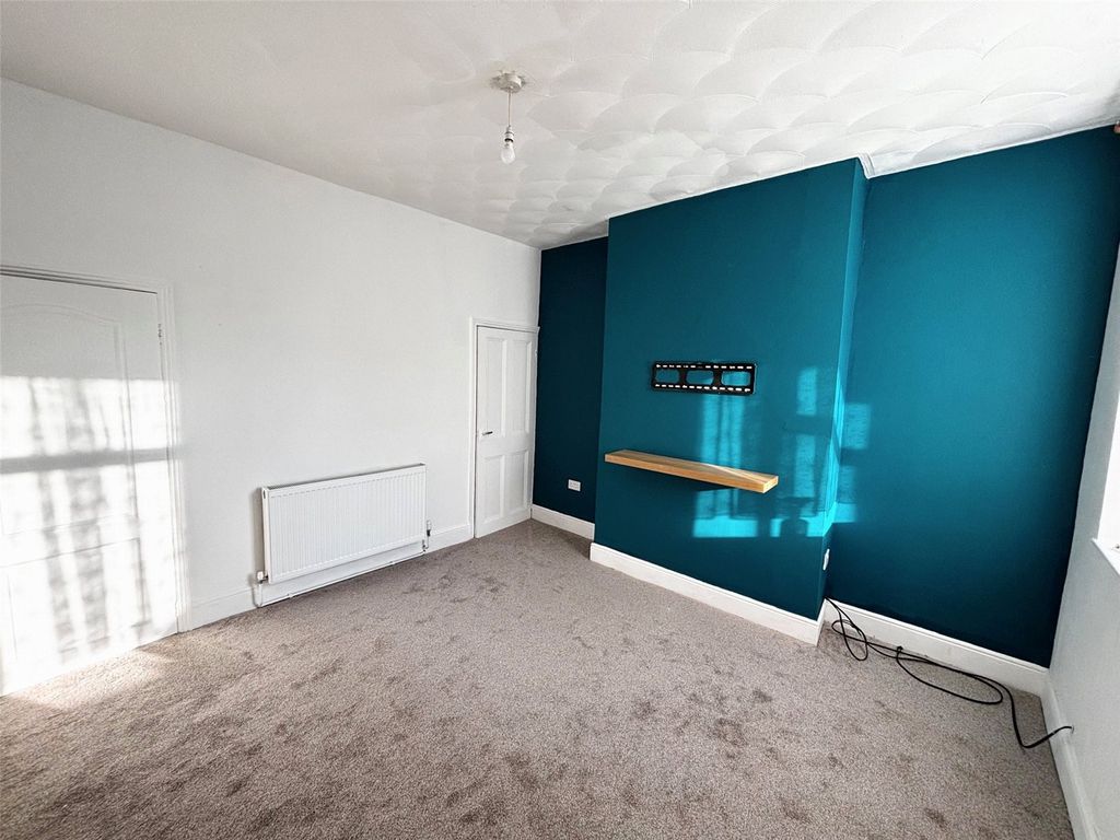 Property photo 3 of 9 Dining Room