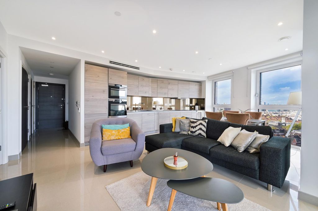 Property photo 2 of 9